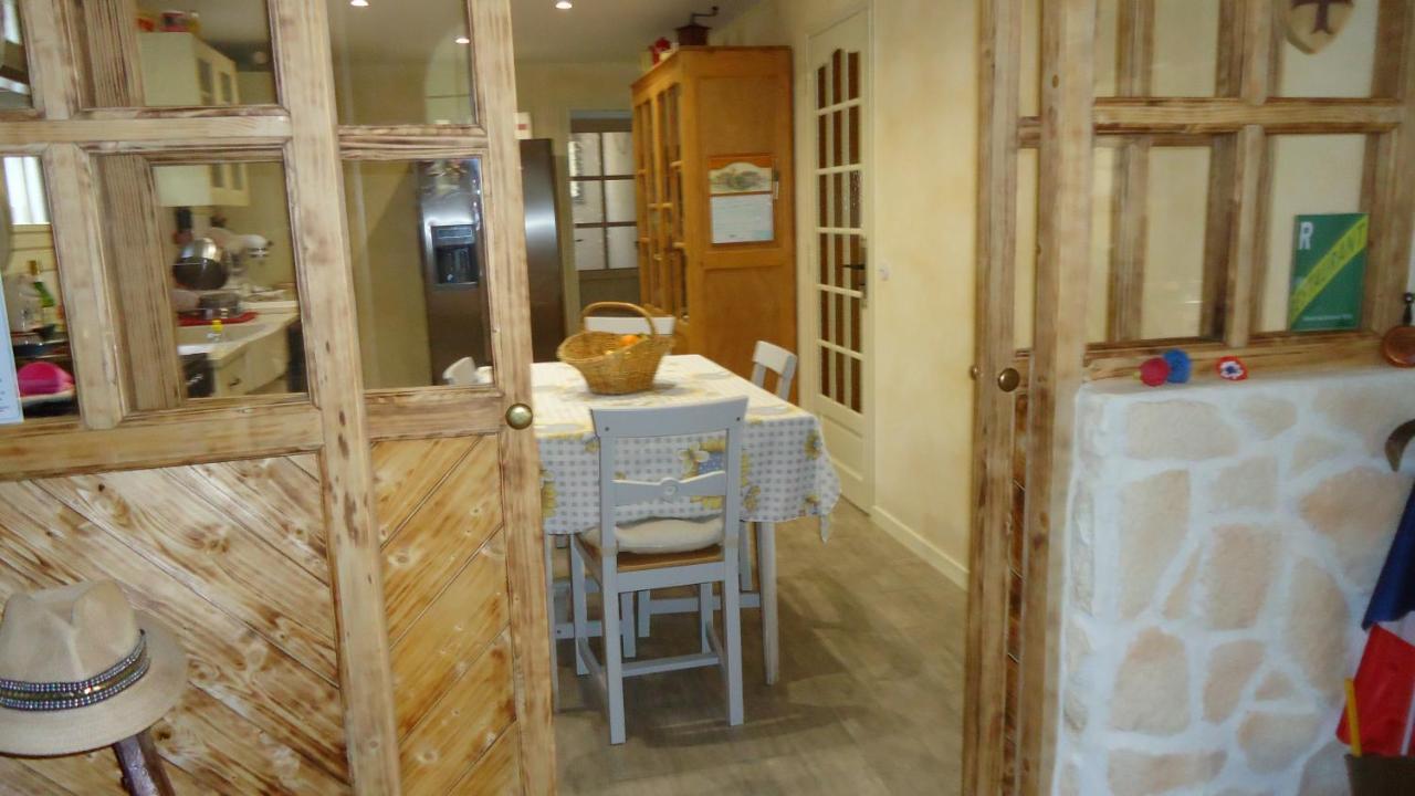 Bed and Breakfast Joelle Et Daniel Entrevaux Exterior foto